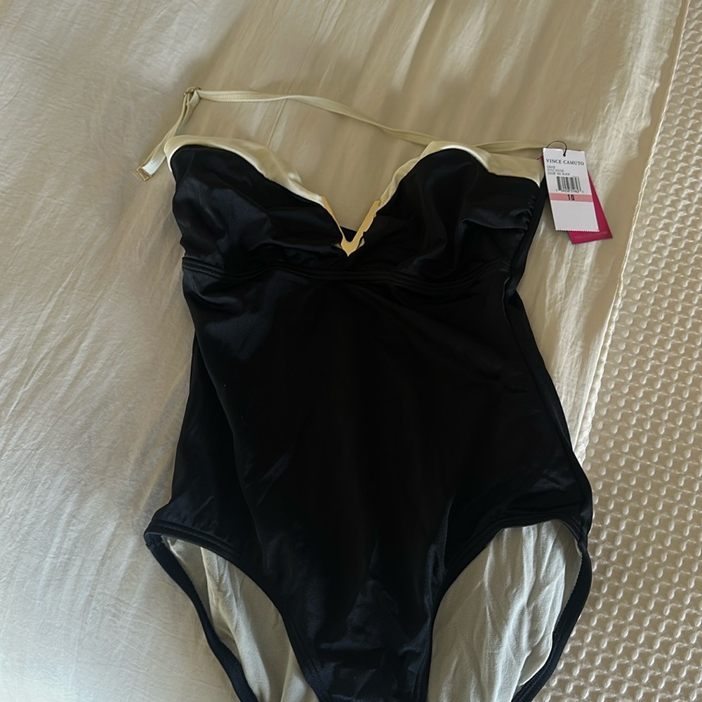 Vince camuto swim 10